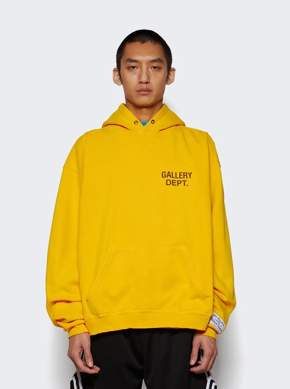 GALLERY DEPT. 90'S GD LOGO HOODIE 90's retro destruction yellow English hoodie Yellow S-XL Needs custom weaving and dyeing 500g high weight sweatshirt fabric Light fleece treatment on the inside Overall quite wide and comfortable Loose version Trendy and fashionable Same as the original version Water slurry non-touch printing process Original consistent hang tag with G LOGO hanging beads